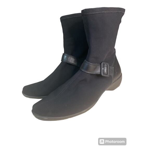 ECCO Gore-Tex Black Leather /Stretch Fabric Pull On Ankle Boots Size 39 /US 8.5 - Picture 1 of 5